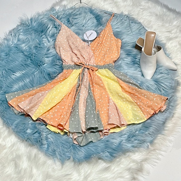 📌 STORIA Sexy Star Print Skort Romper Elasticized Waist Intricate Pleats V-Neck - Picture 3 of 12